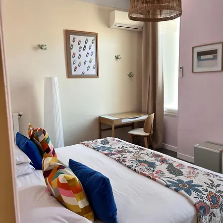 Eden - La Baigneuse ז'ואן-לה-פינס