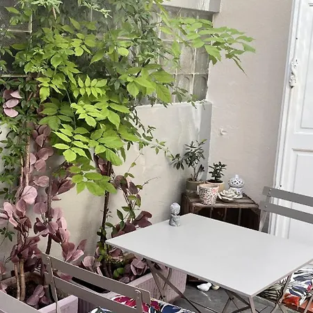 Eden - La Baigneuse ז'ואן-לה-פינס