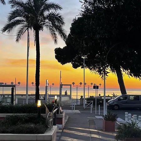 Hotel Eden - La Baigneuse 3*