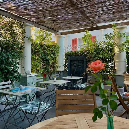 Eden - La Baigneuse Juan-les-Pins