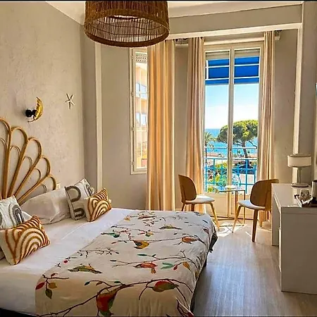 Hotel Eden - La Baigneuse 3*