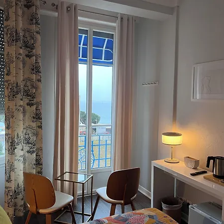 Hotel Eden - La Baigneuse 3*